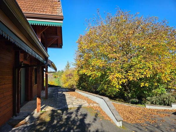 Dpt Vosges (88), à vendre proche de THAON LES VOSGES à Vaxoncourt Chalet, 5 pièces de 160m² sur un terrain de 2860m².