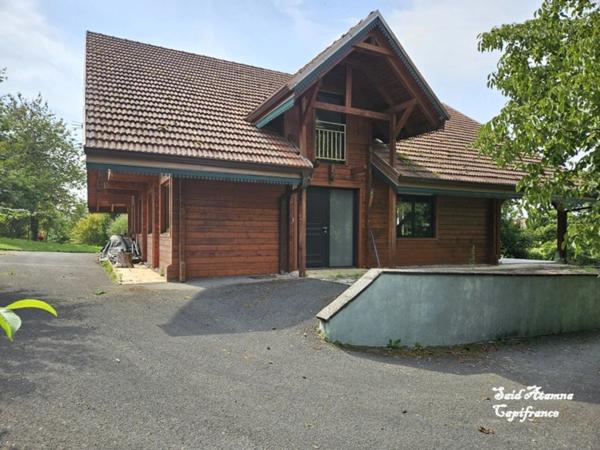 Dpt Vosges (88), à vendre proche de THAON LES VOSGES à Vaxoncourt Chalet, 5 pièces de 160m² sur un terrain de 2860m².