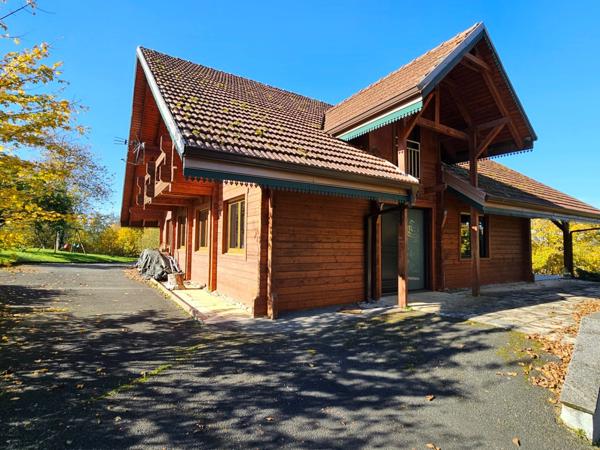 Dpt Vosges (88), à vendre proche de THAON LES VOSGES à Vaxoncourt Chalet, 5 pièces de 160m² sur un terrain de 2860m².