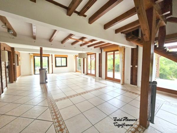 Dpt Vosges (88), à vendre proche de THAON LES VOSGES à Vaxoncourt Chalet, 5 pièces de 160m² sur un terrain de 2860m².