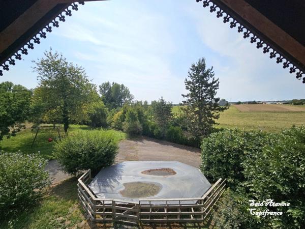 Dpt Vosges (88), à vendre proche de THAON LES VOSGES à Vaxoncourt Chalet, 5 pièces de 160m² sur un terrain de 2860m².