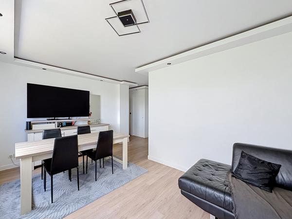 Appartement
         3 pièces
        - 67 m² 169 900 € *