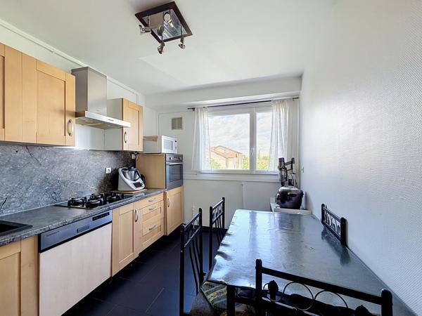 Appartement
         3 pièces
        - 67 m² 169 900 € *
