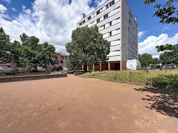 Appartement
         3 pièces
        - 67 m² 169 900 € *