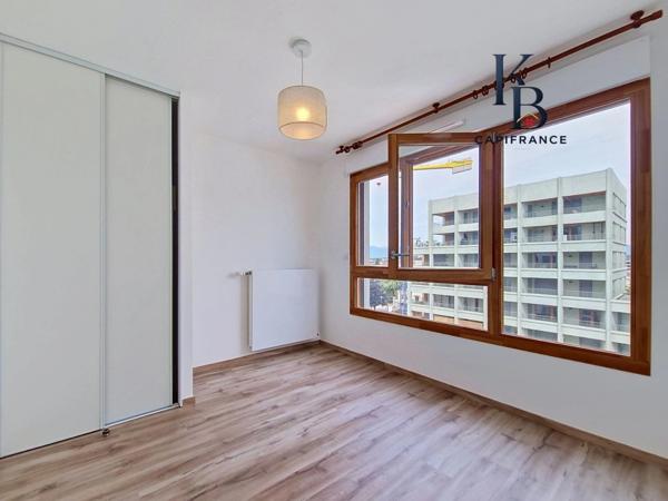 Appartement à louer 3 pièces AMBILLY (74)
