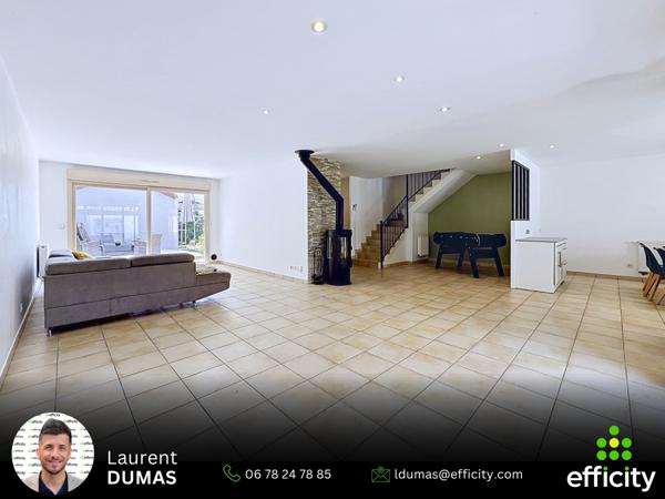 Maison
         5 pièces
        - 143 m² 480 000 € *