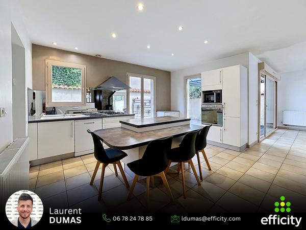 Maison
         5 pièces
        - 143 m² 480 000 € *