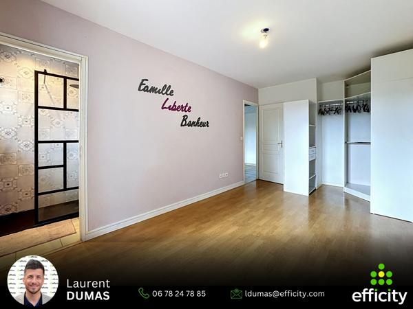 Maison
         5 pièces
        - 143 m² 480 000 € *