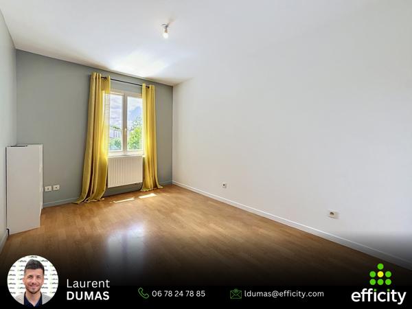 Maison
         5 pièces
        - 143 m² 480 000 € *
