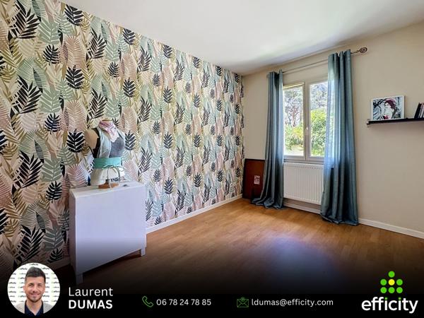 Maison
         5 pièces
        - 143 m² 480 000 € *