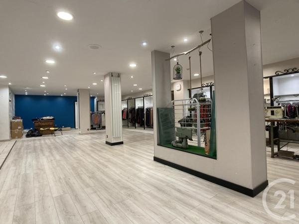 immeuble à vendre  940 m2 FOUGERES - 35