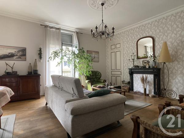 immeuble à vendre  940 m2 FOUGERES - 35