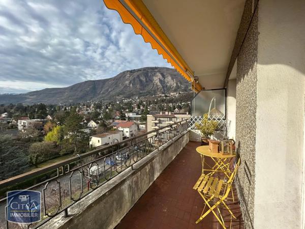 Appartement à louer 3 pièces 74m²