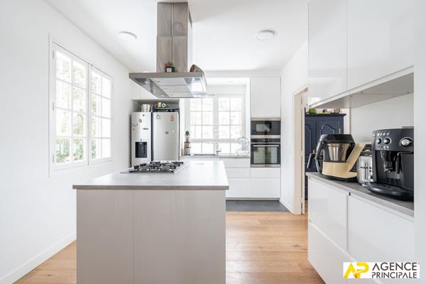 Maison Maisons Laffitte 6 pièce(s) - beau terrain - Parc 1 630 000 € ** - Référence 13148