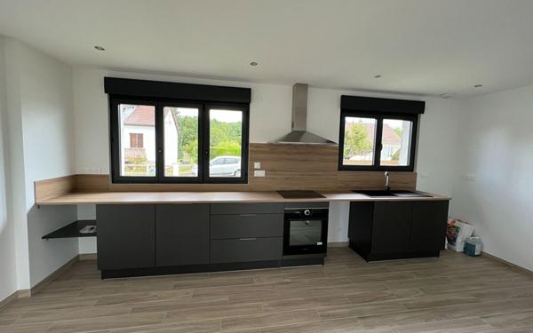 Maison à louer    5 pièces •  Bruyères-et-Montbérault