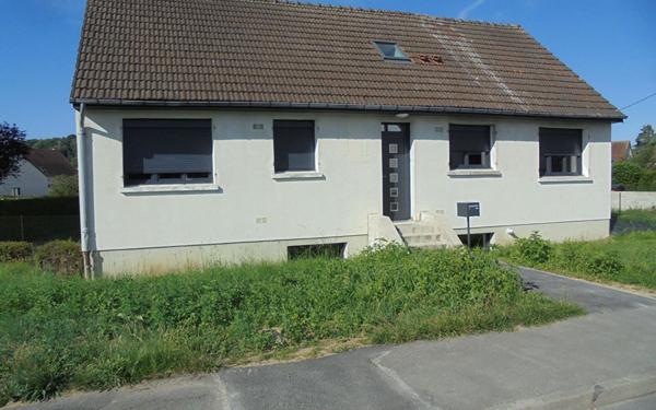 Maison à louer    5 pièces •  Bruyères-et-Montbérault