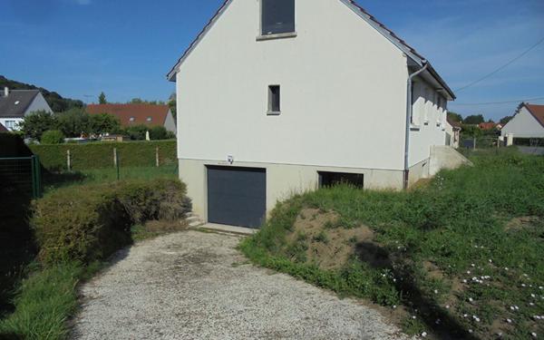 Maison à louer    5 pièces •  Bruyères-et-Montbérault