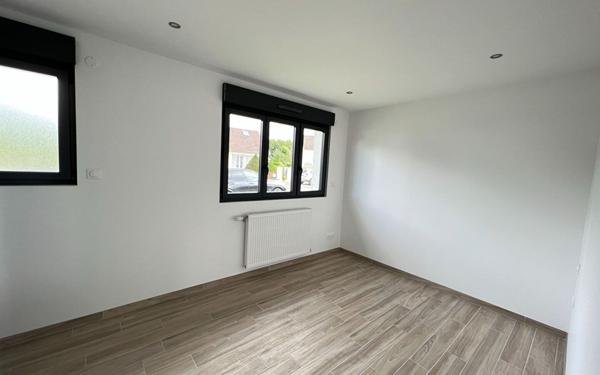 Maison à louer    5 pièces •  Bruyères-et-Montbérault