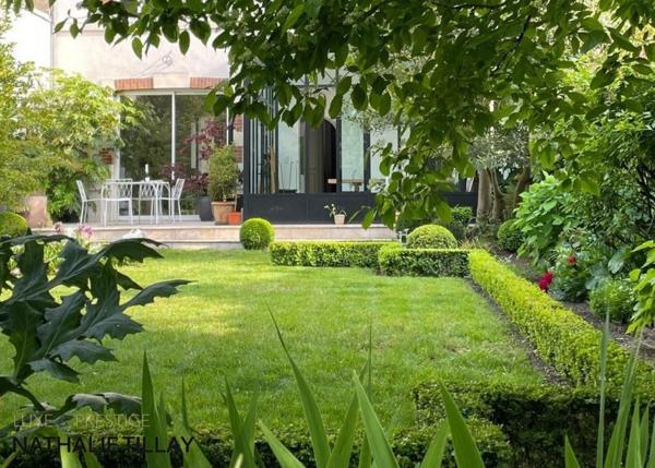 Orleans médiatheque, Maison bourgeoise à vendre, jardin et garage proche,