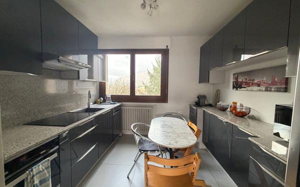 Appartement à vendre    4 pièces • 88 m2 Saint-Égrève