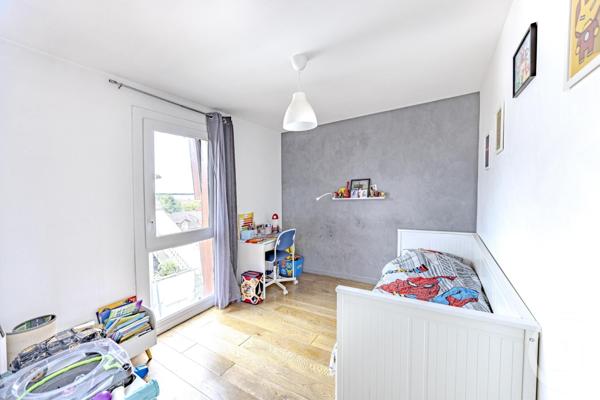 Appartement F4 à vendre  4 pièces - 75,20 m2 VIGNEUX SUR SEINE - 91