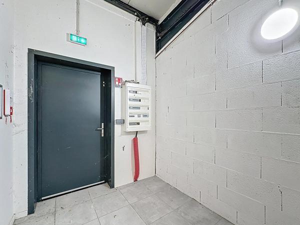 Local commercial modulable de 220 m² - Bourgoin-Jallieu