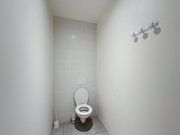 Local commercial modulable de 220 m² - Bourgoin-Jallieu