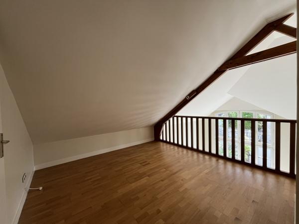 Maison à louer |  Marines |  6 pièces | 187 m²