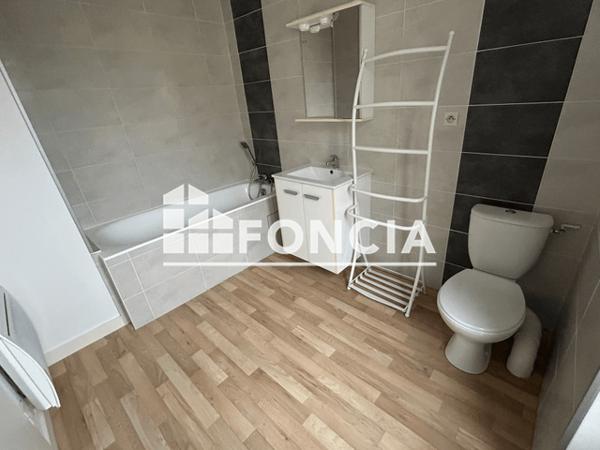 Location Studio meublé 31.81 m² - BAT C - Niort 79000