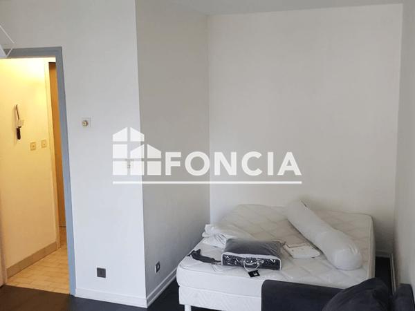 Location Studio meublé 26.23 m² - LES FLEURS Grenoble 38000