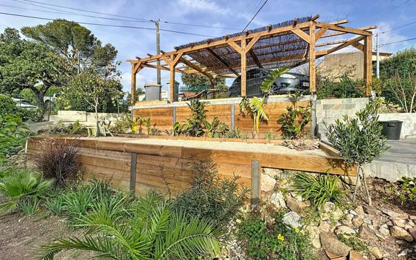 Maison à vendre    4 pièces • 114,95 m2 Saint-Raphaël