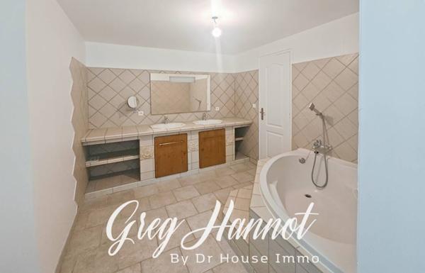 Maison à vendre 5 pièces de 205 m²