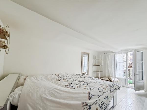 Aix-en-Provence (13100) T1BIS 40 M2 AU SOL AVEC BALCON AU CALME ABSOLU DU CV HISTORIQUE