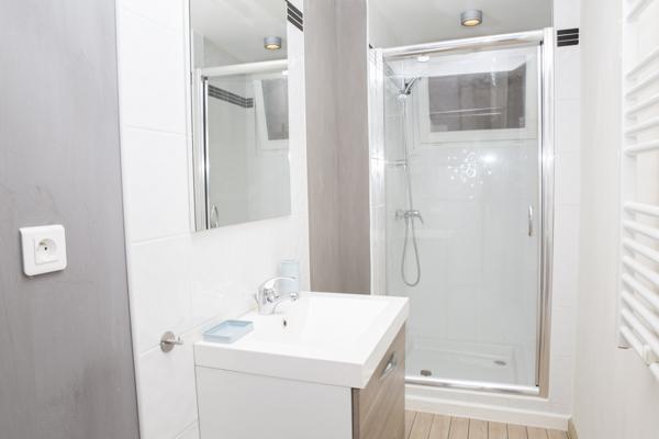 Aix-en-Provence (13100) T1BIS 40 M2 AU SOL AVEC BALCON AU CALME ABSOLU DU CV HISTORIQUE