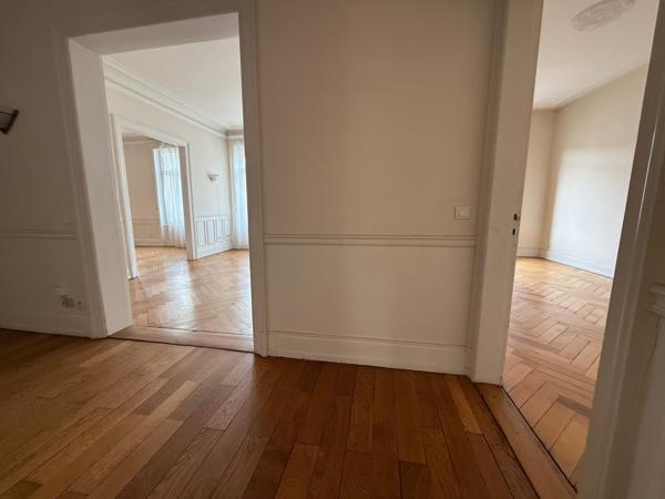 Magnifique appartement Haussmanien