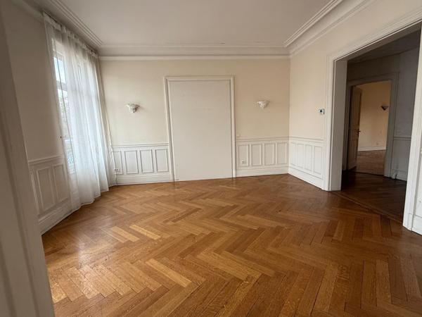 Magnifique appartement Haussmanien