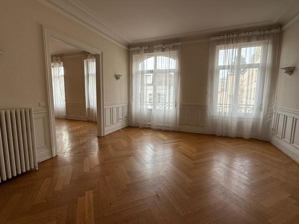 Magnifique appartement Haussmanien