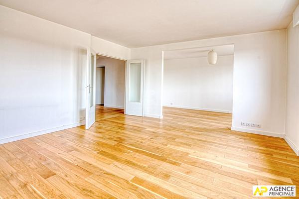 Versailles Avenue de Paris La Bruyère Appartement 4 pièces 90 m² 5 -ème et dernier étage avec ascenseur cave et parking €560 000 ** - Référence 25825