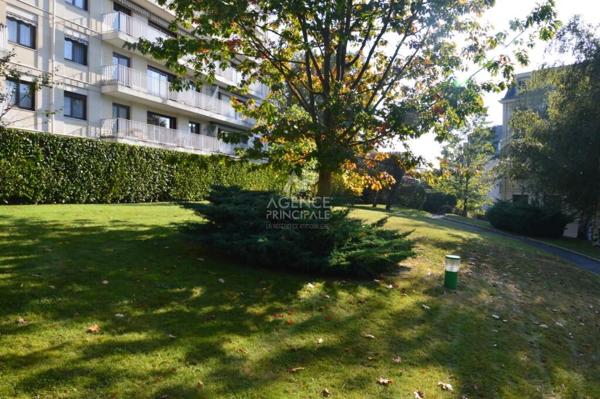 Versailles Avenue de Paris La Bruyère Appartement 4 pièces 90 m² 5 -ème et dernier étage avec ascenseur cave et parking €560 000 ** - Référence 25825