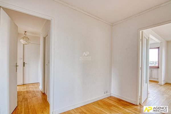 Versailles Avenue de Paris La Bruyère Appartement 4 pièces 90 m² 5 -ème et dernier étage avec ascenseur cave et parking €560 000 ** - Référence 25825