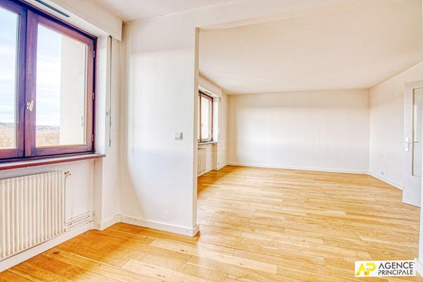 Versailles Avenue de Paris La Bruyère Appartement 4 pièces 90 m² 5 -ème et dernier étage avec ascenseur cave et parking €560 000 ** - Référence 25825