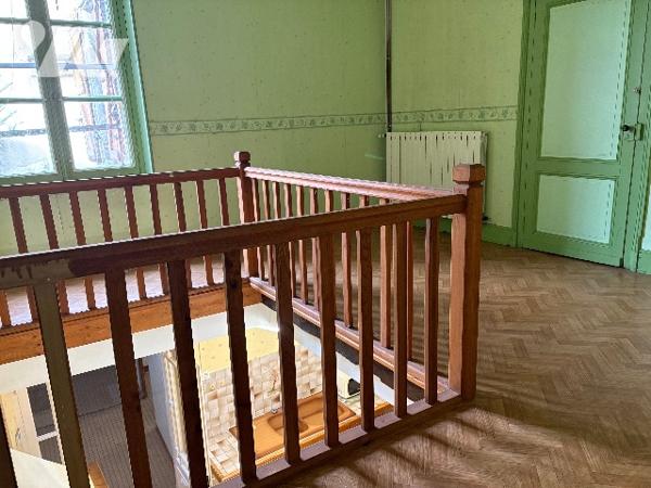 Cœur de village de Damazan -  Grande maison en pierre de plus de 210 m², avec garage et grenier !