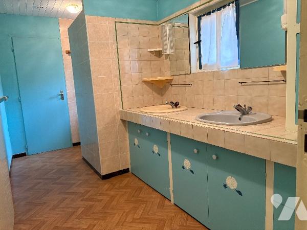 Cœur de village de Damazan -  Grande maison en pierre de plus de 210 m², avec garage et grenier !