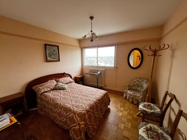 APPARTEMENT 3 CHAMBRES - CAVE - PARKING COUVERT