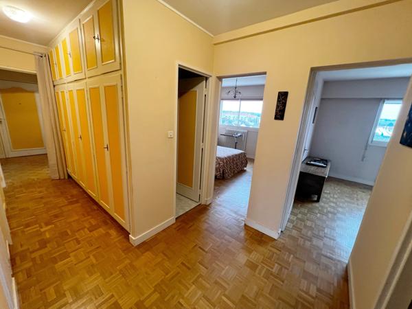 APPARTEMENT 3 CHAMBRES - CAVE - PARKING COUVERT