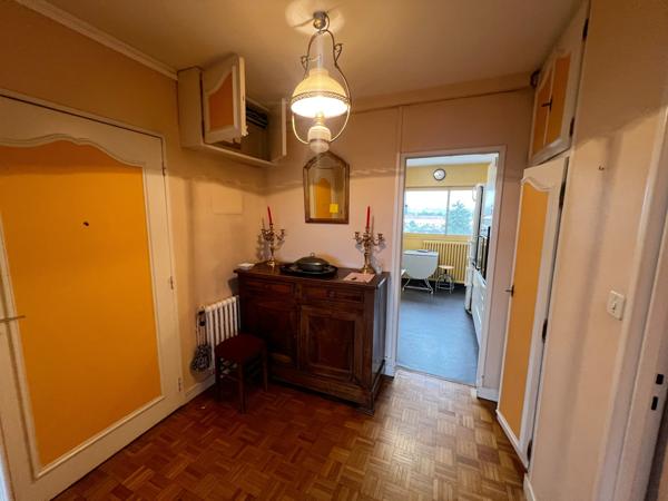 APPARTEMENT 3 CHAMBRES - CAVE - PARKING COUVERT