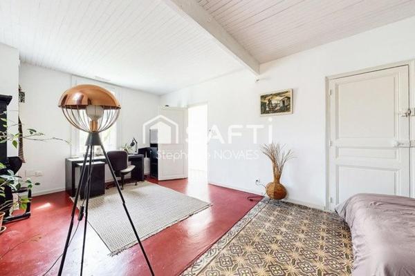 Superbe maison atypique T5 avec piscine, aux volumes généreux située dans un quartier prisé de Béziers