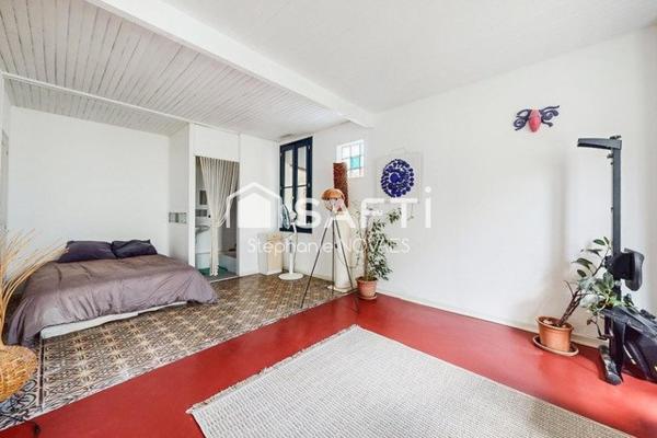 Superbe maison atypique T5 avec piscine, aux volumes généreux située dans un quartier prisé de Béziers