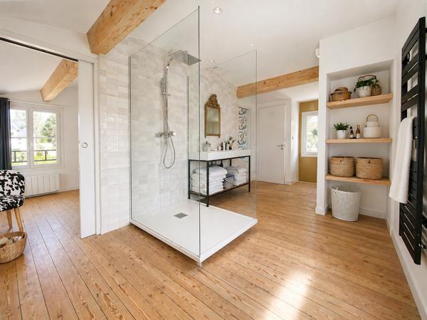 Maison
         6 pièces
        - 168 m² 570 000 € *