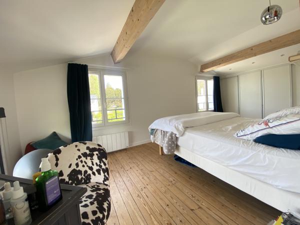 Maison
         6 pièces
        - 168 m² 570 000 € *